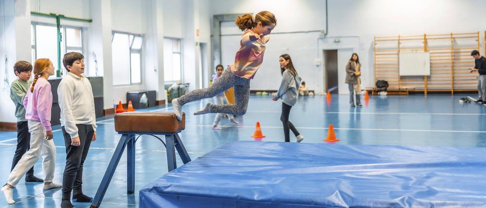 Laut aktuellen Studien treiben die Kinder in Deutschland zu wenig Sport.