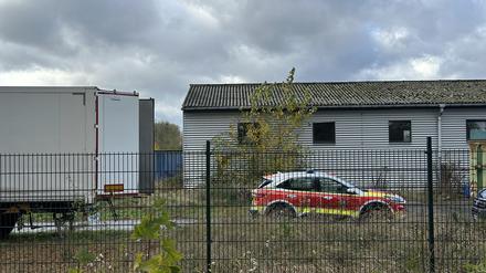Die Lagerhalle an der Graf-Arco-Straße in Nauen, in der ein Drogenlabor entdeckt wurde.
