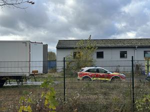 Die Lagerhalle an der Graf-Arco-Straße in Nauen, in der ein Drogenlabor entdeckt wurde.
