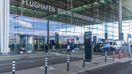 BERLIN, GERMANY - AUGUST 30, 2025: Exterior of Terminal 1 of Berlin Brandenburg International Airport Exterior of Terminal 1 of Berlin Brandenburg International Airport BER, or Flughafen Berlin Brandenburg Willy Brandt. *** BERLIN, DEUTSCHLAND 30. AUGUST 2025 Außenbereich des Terminals 1 des Flughafens Berlin Brandenburg International Außenbereich des Terminals 1 des Flughafens Berlin Brandenburg International BER , oder Flughafen Berlin Brandenburg Willy Brandt Copyright: xx
