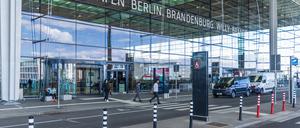BERLIN, GERMANY - AUGUST 30, 2025: Exterior of Terminal 1 of Berlin Brandenburg International Airport Exterior of Terminal 1 of Berlin Brandenburg International Airport BER, or Flughafen Berlin Brandenburg Willy Brandt. *** BERLIN, DEUTSCHLAND 30. AUGUST 2025 Außenbereich des Terminals 1 des Flughafens Berlin Brandenburg International Außenbereich des Terminals 1 des Flughafens Berlin Brandenburg International BER , oder Flughafen Berlin Brandenburg Willy Brandt Copyright: xx
