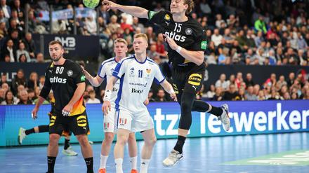 Juri Knorr zeigt gegen Island die beste Leistung seit langem. 