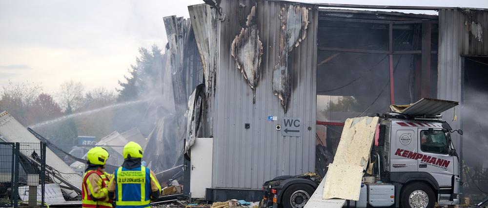 Die Halle wurde stark beschädigt.
