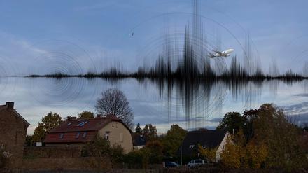 Fluglärm über Blankenfelde-Mahlow (Montage).