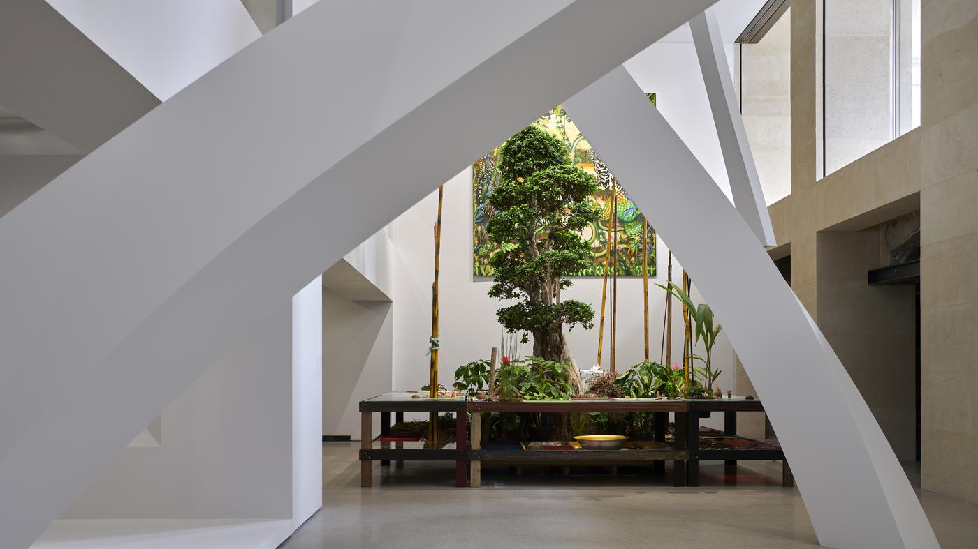 Das-neue-Museum-der-Fondation-Cartier-im-Herzen-von-Paris-Schwebend-in-die-Zukunft