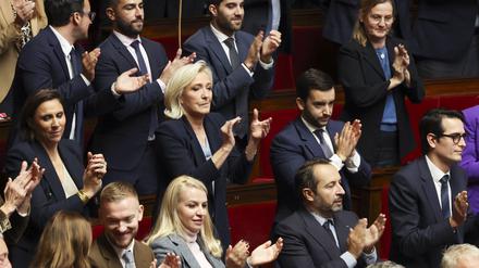Marine Le Pen hat im Abgeordnetenhaus erstmals eine Mehrheit für einen eigenen Antrag erringen können.
