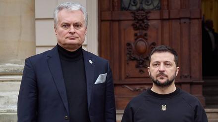 Der ukrainische Präsident Wolodymyr Selenskyj traf sich am 11. Januar 2023 in Lwiw, Ukraine, mit dem litauischen Präsidenten Gitanas Nausėda.