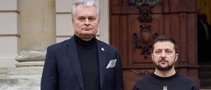 Der ukrainische Präsident Wolodymyr Selenskyj traf sich am 11. Januar 2023 in Lwiw, Ukraine, mit dem litauischen Präsidenten Gitanas Nausėda.
