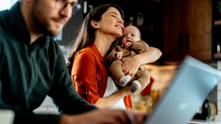 Wenn Eltern bereits früh Geld für ihre Kinder anlegen, haben die in Zukunft bessere Chancen.