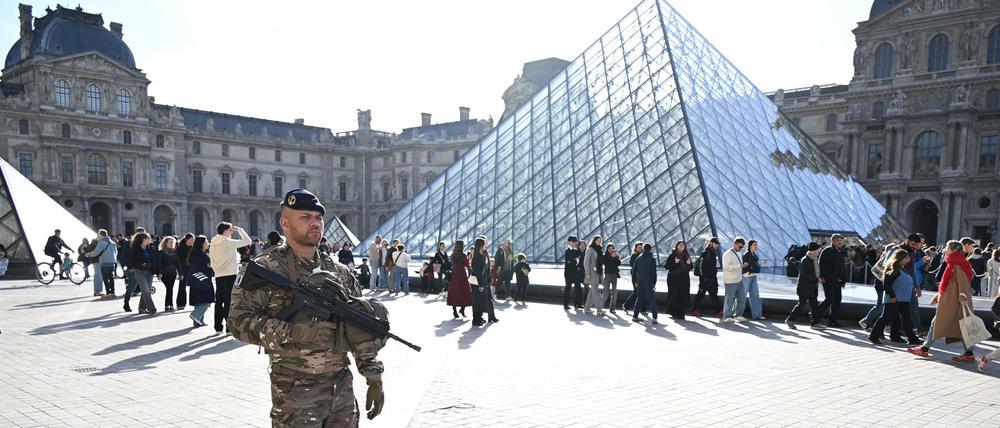 Frankreichs Kulturministerin sagt noch in diesem Jahr neue Sicherheitsmaßnahmen für das Louvre-Museum zu (Symbolbild).