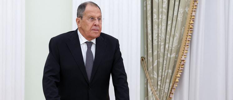 In this pool photograph distributed by the Russian state agency Sputnik, Russia's Foreign Minister Sergey Lavrov waits to meet with the North Korean Foreign minister in Moscow on October 27, 2025. (Photo by Vyacheslav PROKOFYEV / POOL / AFP)