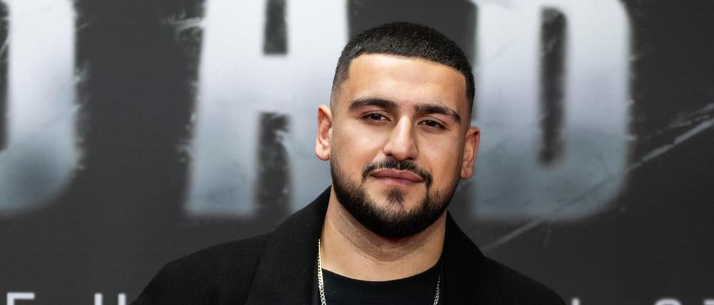 Rapper Haftbefehl (bürgerlich Aykut Anhan) kommt zu einer Sonderaufführung der Netflix-Dokumentation „Babo – Die Haftbefehl-Story“ in der Astor Film Lounge (Archivbild).