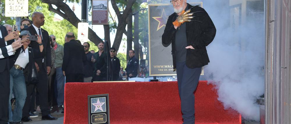 „Freddy Krueger“-Star Robert Englund wurde am Walk of Fame gefeiert.