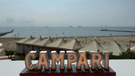 In Italien hat die Finanzpolizei Aktien des weltweit tätigen Likörherstellers Campari im Wert von 1,2 Milliarden Euro beschlagnahmt.