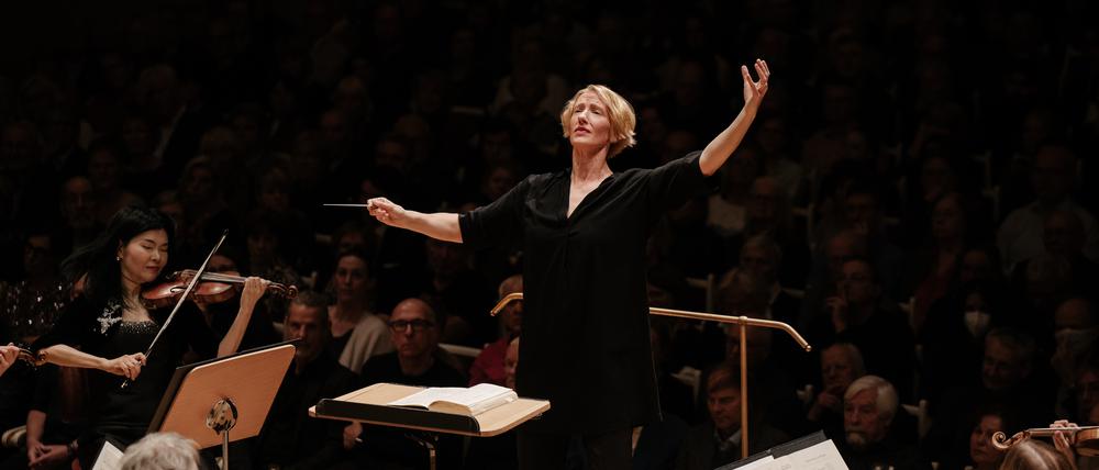 Die Dirigentin Joana Mallwitz und das Konzerthausorchester