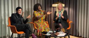 Jazz-Sänger Atrin Madani und die Schauspielerin Thelma Buabeng beim „Heimat-Talk“ von Ilka Peemöller.