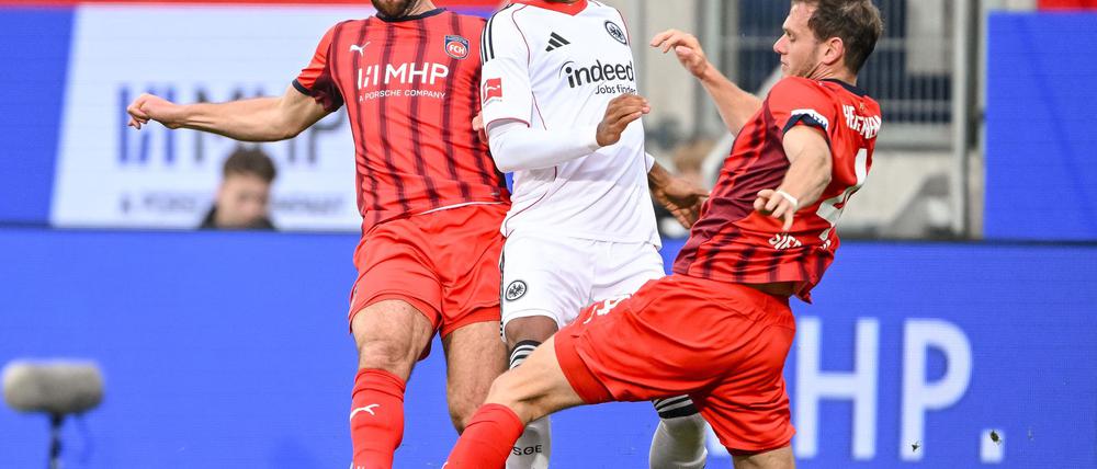 Die Heidenheimer Defensive um Tim Siersleben hatte viel zu tun.