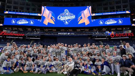 Die LA Dodgers jubeln über den World-Series-Sieg.