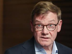 Bemüht, die Wogen zu glätten: Außenminister Johann Wadephul (CDU) will seinen chinesischen Amtskollegen bald doch noch treffen.