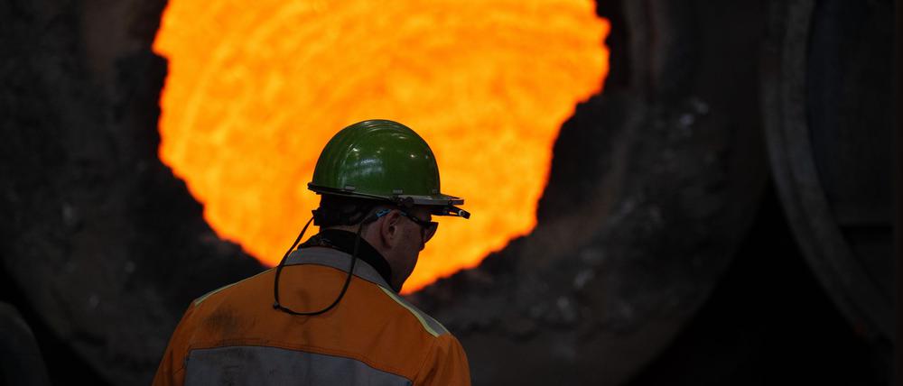 Branche in der Krise: Gestiegene Energiepreise, Billigimporte vor allem aus China, Kosten für den Umbau hin zu einer klimafreundlicheren Stahlproduktion sowie hohe US-Zölle bereiten der Stahlindustrie Probleme. (Archivbild)