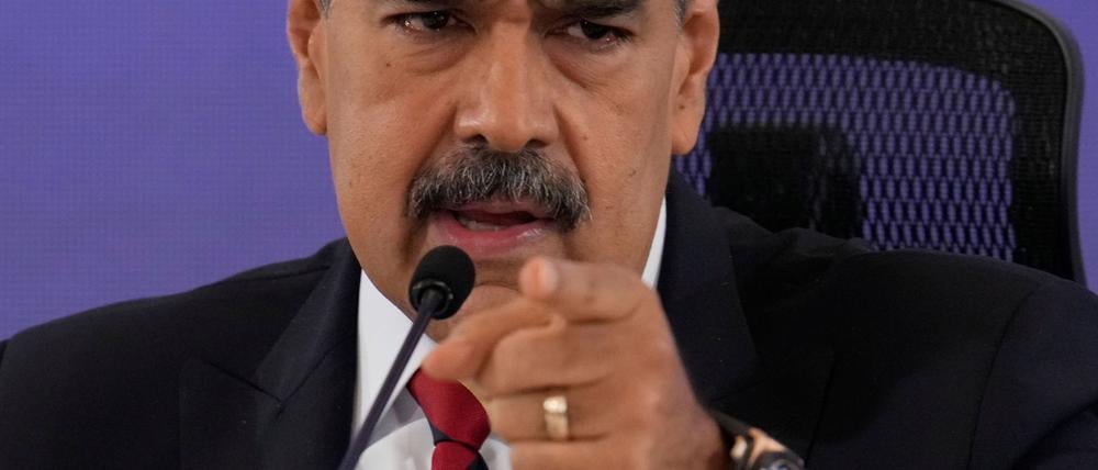 Russland ist mit dem venezolanischen Präsidenten Maduro verbündet.