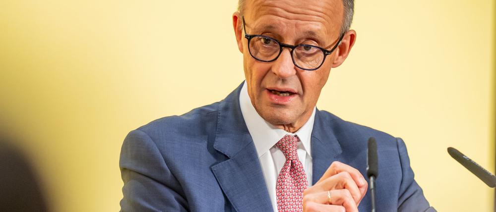 Bundeskanzler Friedrich Merz (CDU) spricht bei einer Veranstaltung.