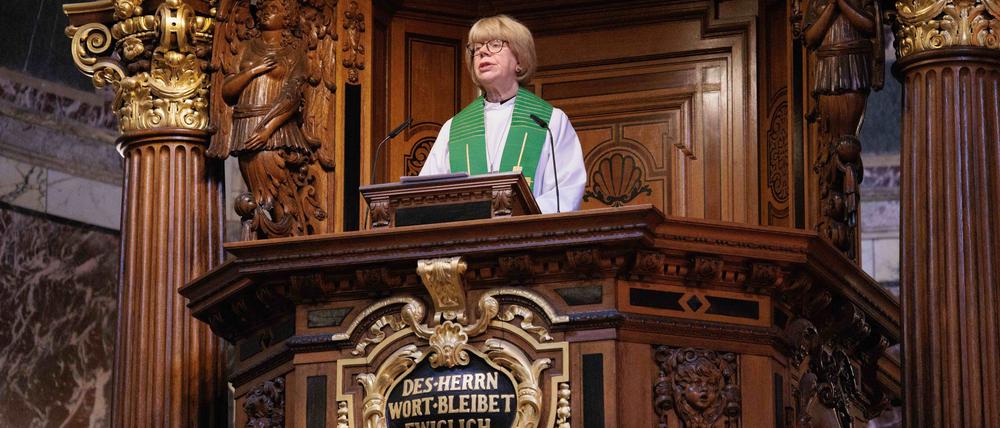 Die anglikanische Bischöfin Sarah Mullally ist in der Berliner Domgemeinde keine Unbekannte. 