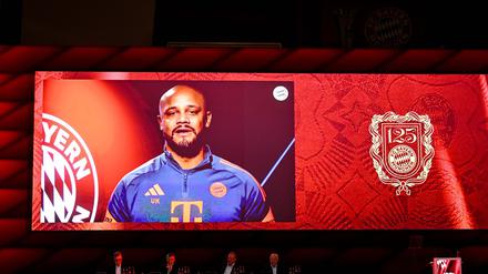 Vincent Kompany meldete sich mitten in der PSG-Vorbereitung mit einer Video-Botschaft bei den Mitgliedern.
