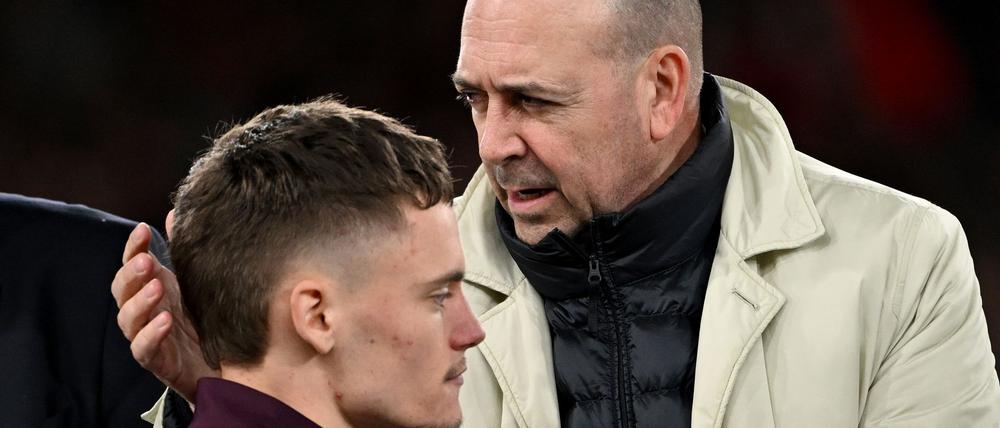  Leverkusens Geschäftsführer Fernando Carro wollte Florian Wirtz unbedingt halten. (Archivbild)