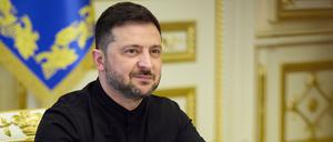 Der ukrainische Präsident Wolodymyr Selenskyj bei einer Pressekonferenz in Kiew.