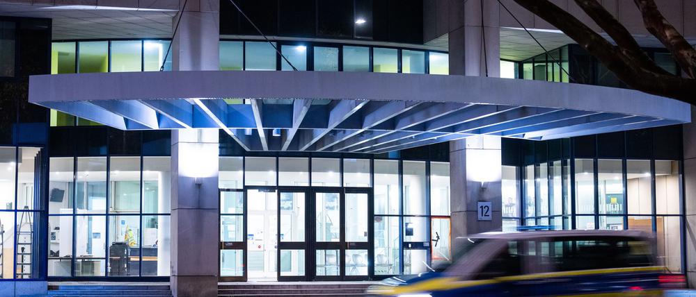 Ein Haftrichter des Amtsgerichts Tiergarten erließ Haftbefehl. 