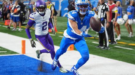 Detroits Amon-Ra St. Brown (r) blieb gegen die Vikings ohne Touchdown.
