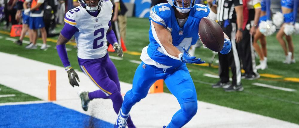Detroits Amon-Ra St. Brown (r) blieb gegen die Vikings ohne Touchdown.