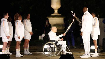 Charles Coste (M), der älteste Olympiasieger der Welt, ist im Alter von 101 Jahren gestorben.