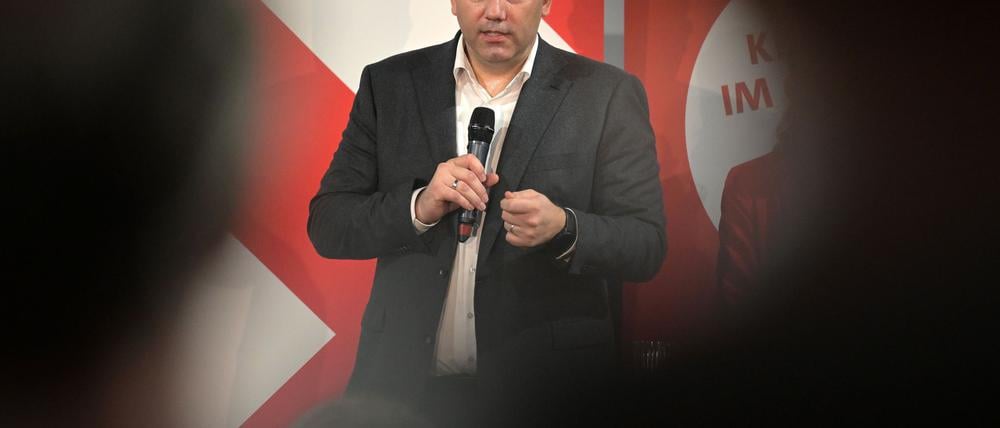 Vizekanzler Klingbeil macht sich für die kriselnde Stahlbranche stark (Archivbild)