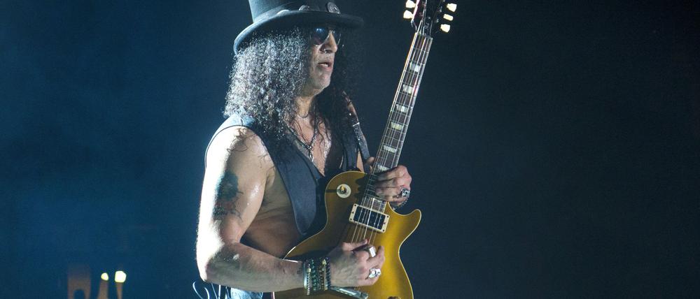 Kultgitarrist Slash ist mit seinem Konzertfilm „Live at the „S.E.R.P.E.N.T. Festival“ für einen Tag im Kino zu sehen.