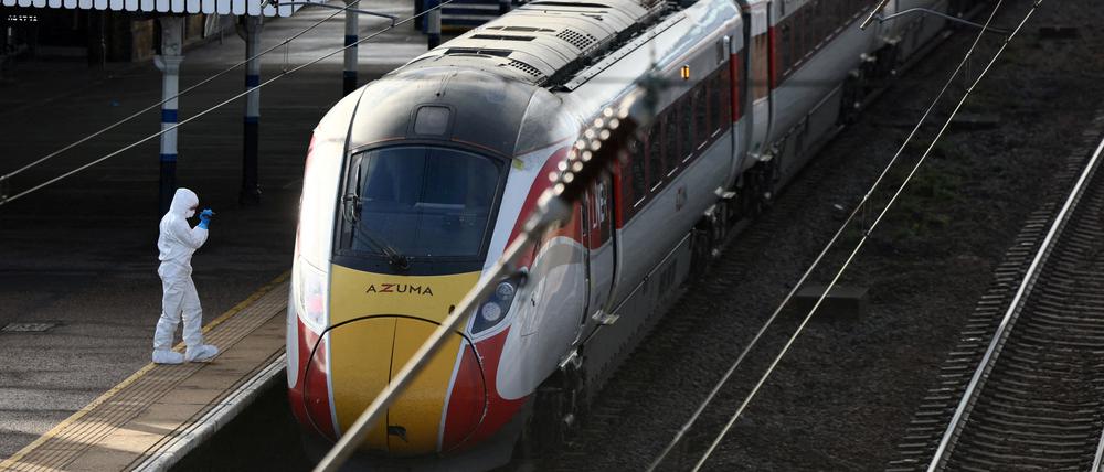 Am Bahnhof der Stadt Huntingdon dauern die Ermittlungen an.