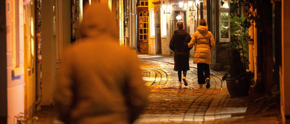 Für viele Mädchen und Frauen ist der Heimweg in der Nacht mit Angst verbunden.