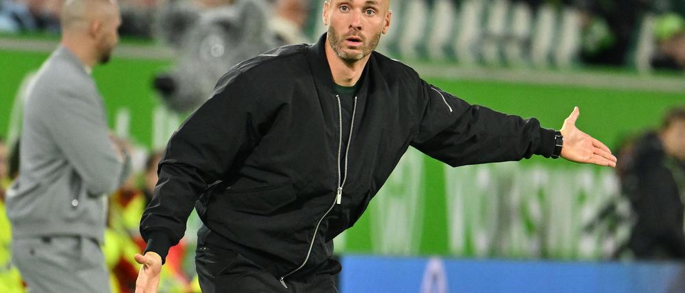 Bleibt vorerst Wolfsburg-Trainer: Der Niederländer Paul Simonis.