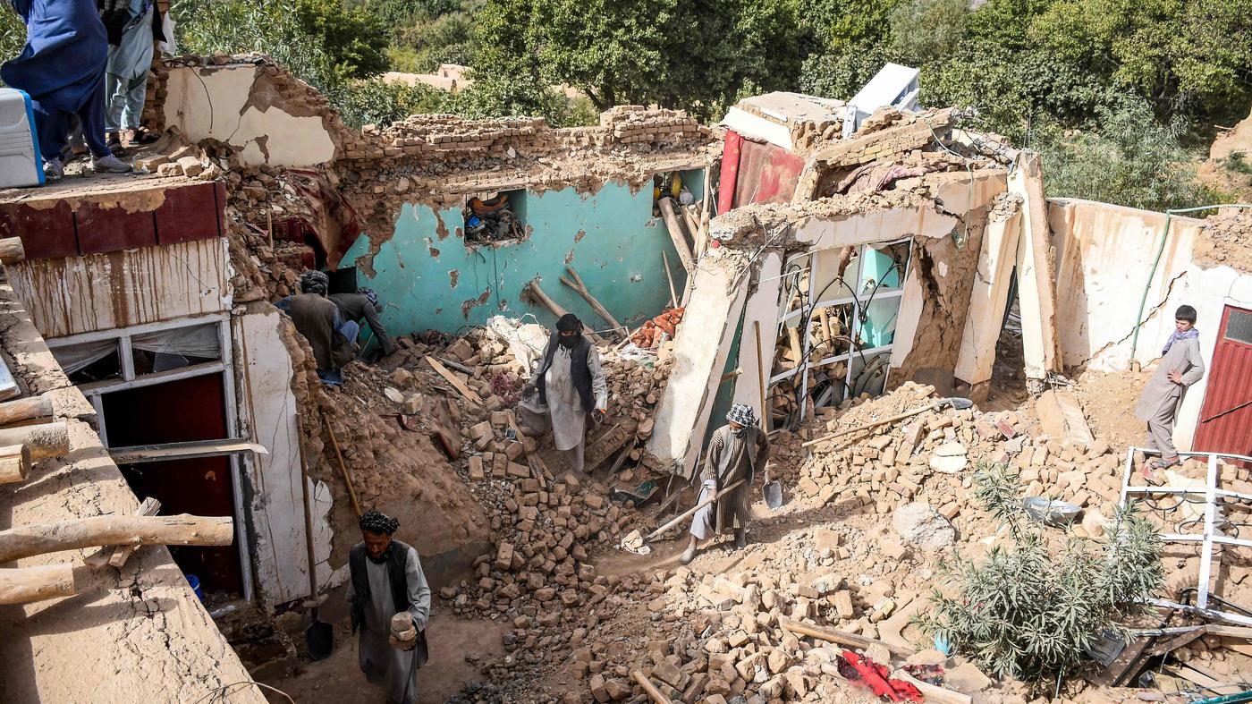 At least 20 dead and hundreds injured: 6.3 magnitude earthquake rocks ...