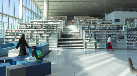 Innenansicht der Nationalbibliothek von Katar in Doha, entworfen vom niederländischen Architekten Rem Koolhaas, aufgenommen am 23. November 2019.