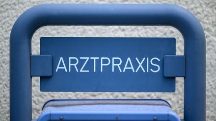 In Brandenburg droht in den kommenden Jahren ein wachsendes Defizit an Ärzten (Symbolbild). 