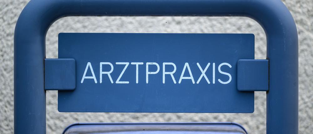 In Brandenburg droht in den kommenden Jahren ein wachsendes Defizit an Ärzten (Symbolbild).