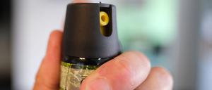 Die Angreifer benutzten Reizgas gegen den jungen Mann.