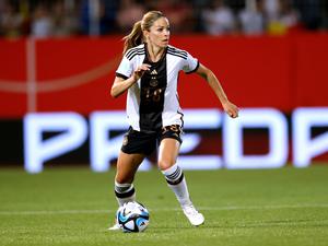 Im Profifußball kämpfen Mütter wie Melanie Leupolz um Akzeptanz und faire Strukturen.