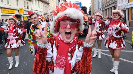 Der ostdeutsche Karneval will seine Besonderheit auch offiziell bescheinigt bekommen. (Archivbild)