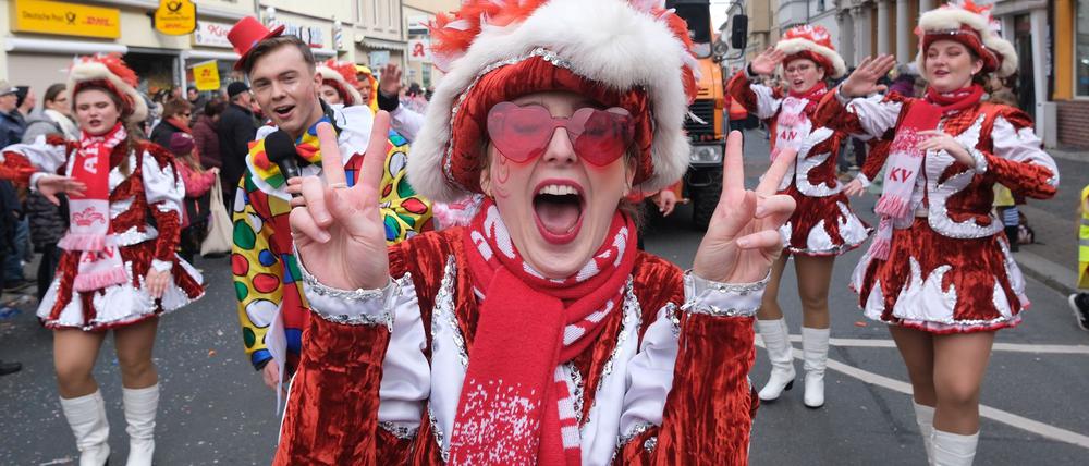 Der ostdeutsche Karneval will seine Besonderheit auch offiziell bescheinigt bekommen. (Archivbild)
