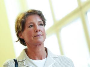 Will das Urteil aus Dänemark weiterziehen: Christina Block verlässt den Gerichtssaal im Prozess wegen mutmaßlicher Kindesentführung im Landgericht Hamburg.