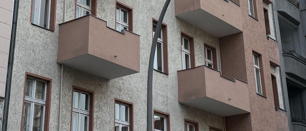 Durchsuchungen gab es nach Angaben der Staatsanwaltschaft an drei Anschriften.