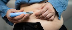 In Deutschland gelten die „Abnehmspritzen“ als Lifestylemittel. Die Kosten werden von den gesetzlichen Krankenkassen in der Regel nicht übernommen.